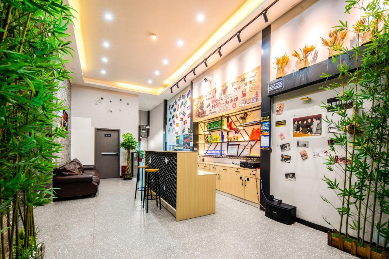 Riverside International Youth Hostel阅江老院青年旅舍 Чунцин Екстериор снимка